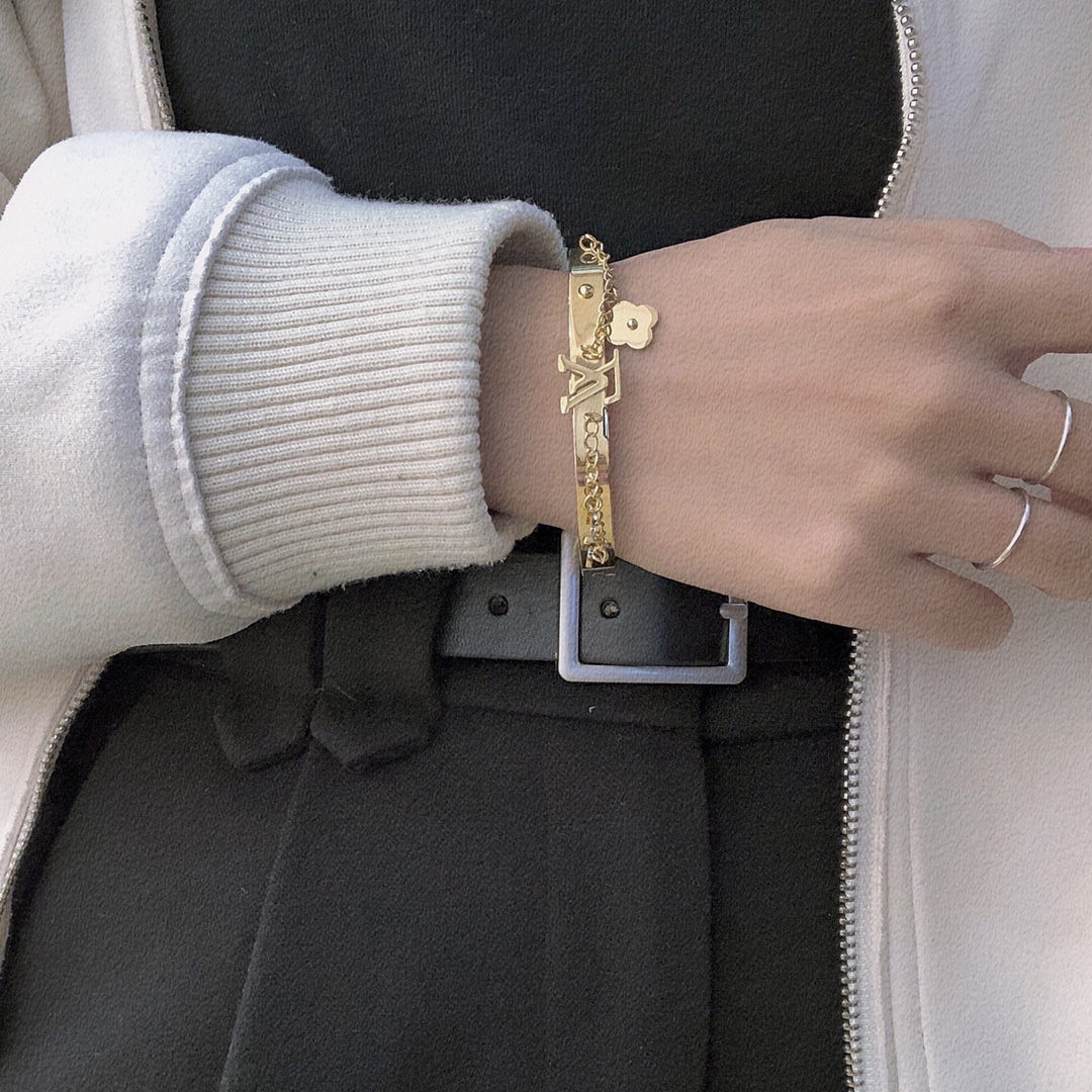 Replica LOUIS VUITTON Bangle