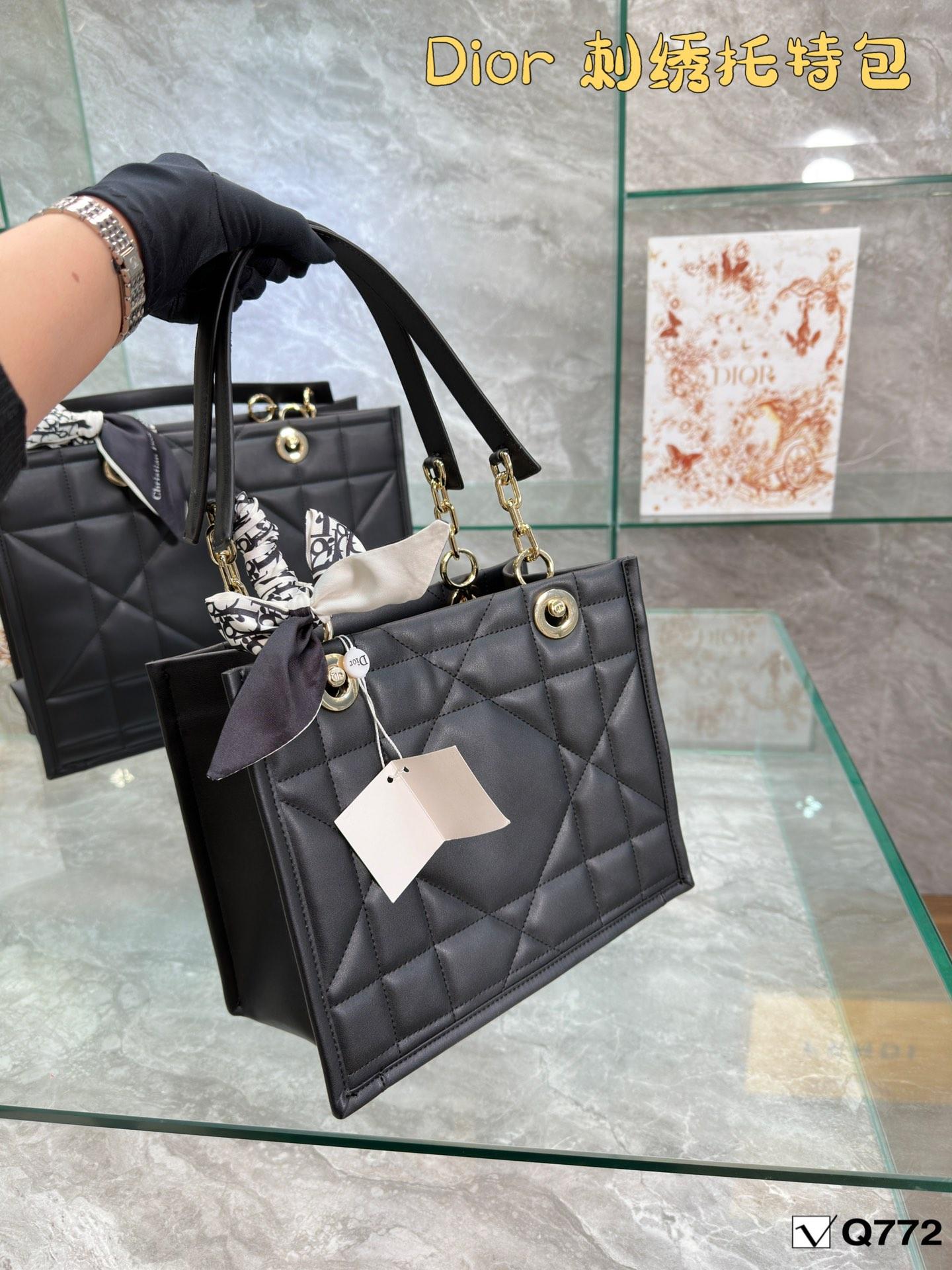 Replica Dior Bag  36*28CM/27*22CM