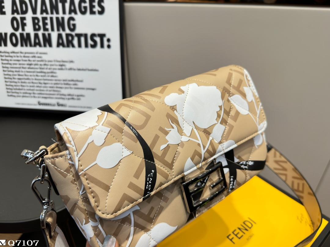 Replica Fendi Bag 24.5*15CM