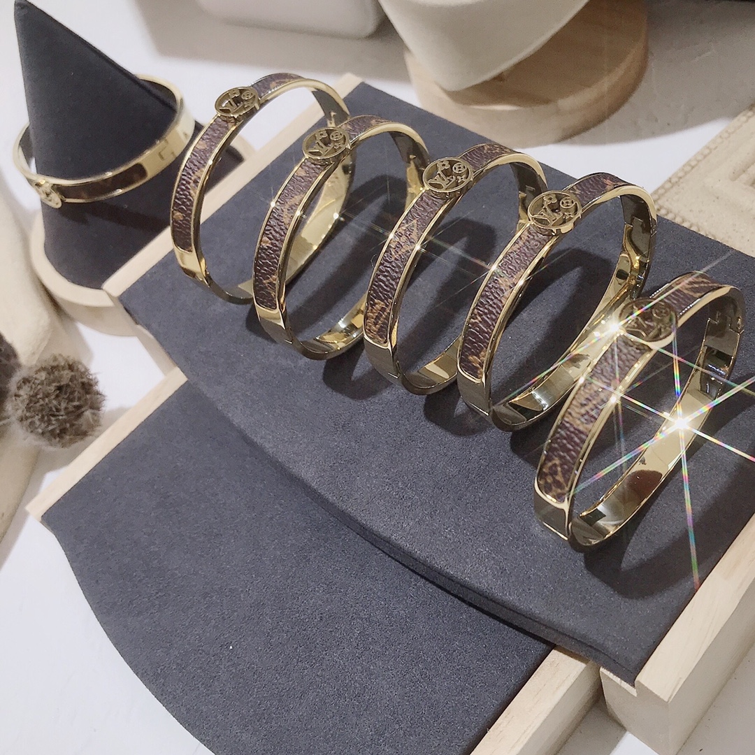 Replica LOUIS VUITTON Bangle