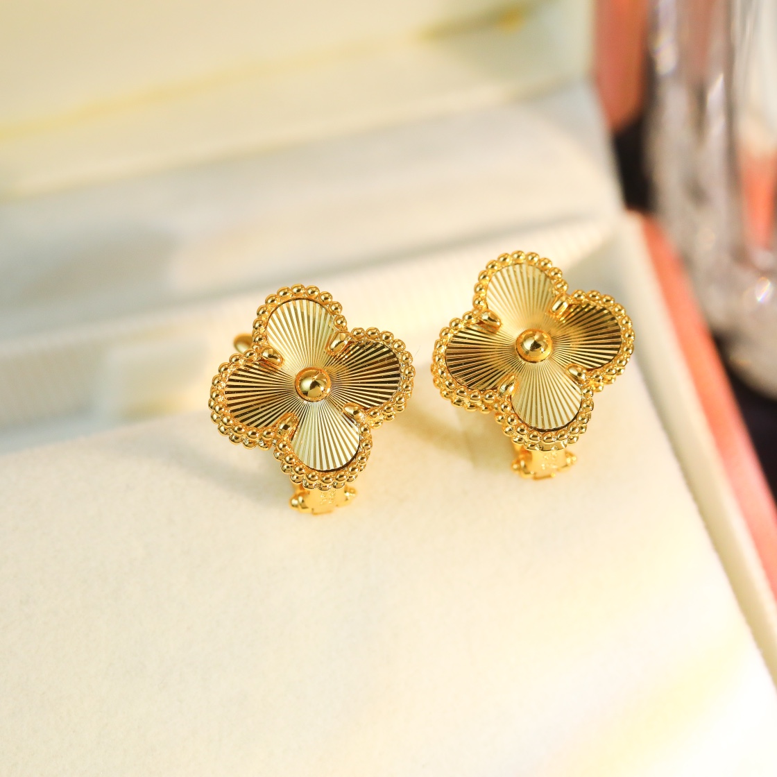 Replica VanCleef Arpels Earring