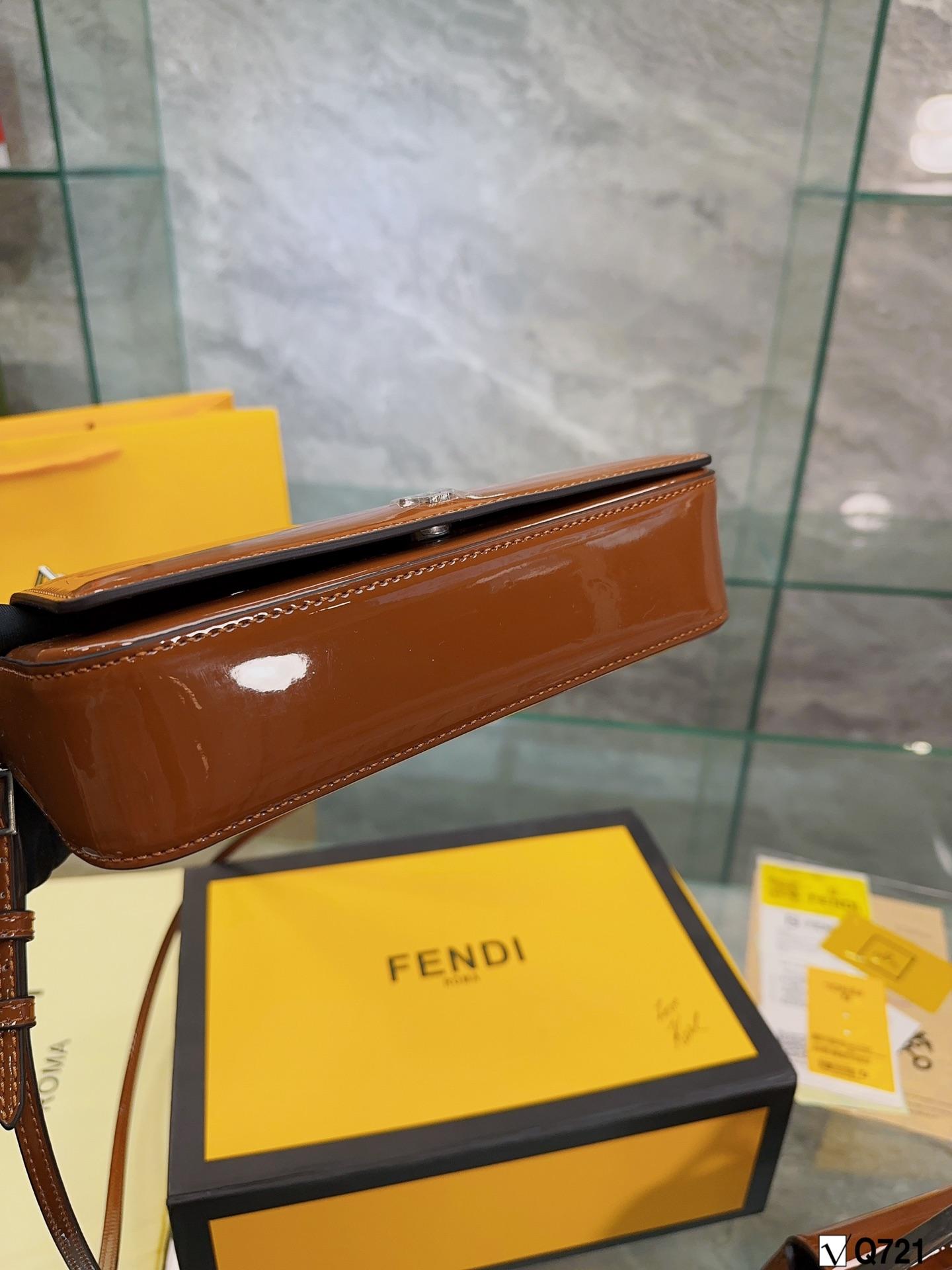 Replica Fendi Bag 15CM/23CM