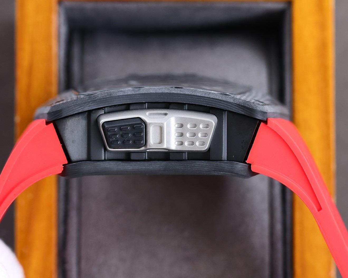 Replica Richard Mille Carbon Fiber Automatic Machine Watch 42MM