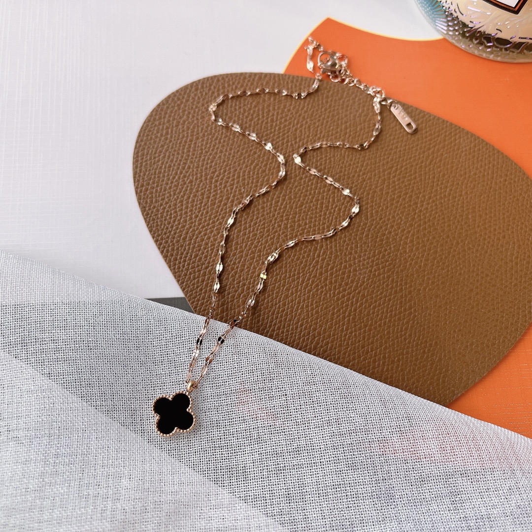 Replica VanCleef Arpels Necklace
