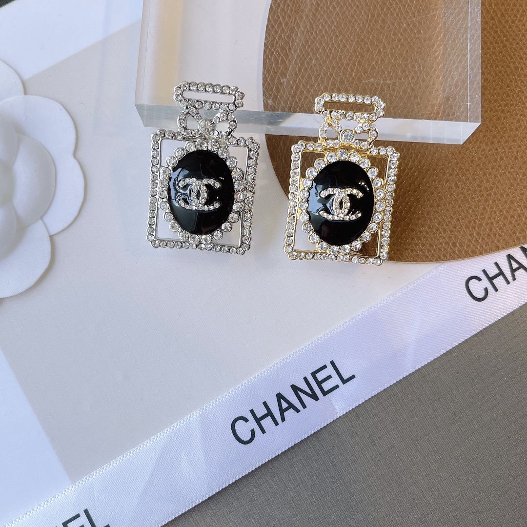Replica CHANEL Brooch
