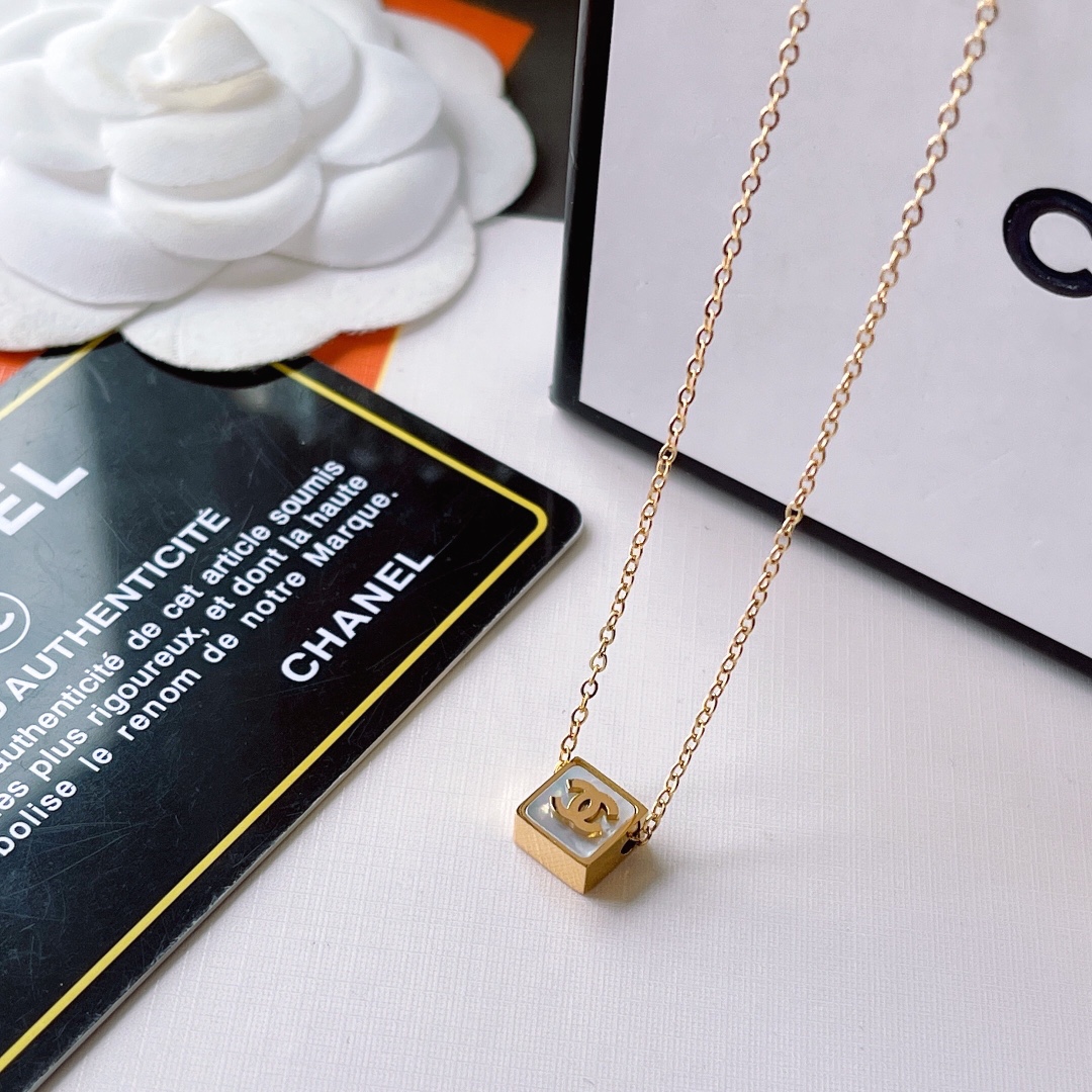 Replica CHANEL Necklace