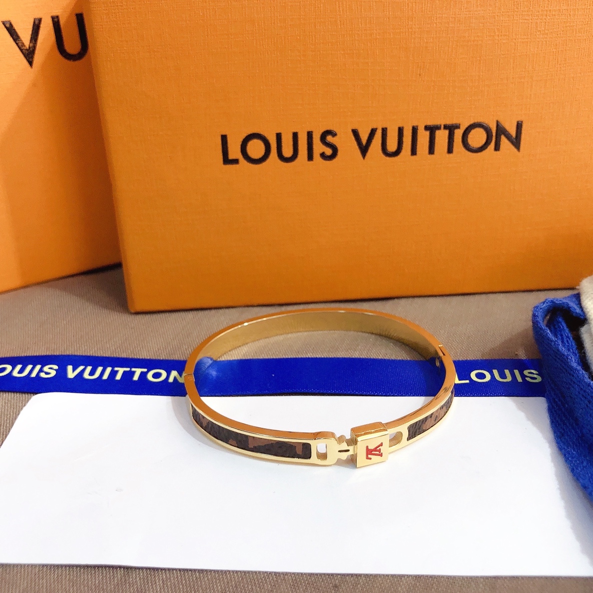 Replica LOUIS VUITTON Bangle