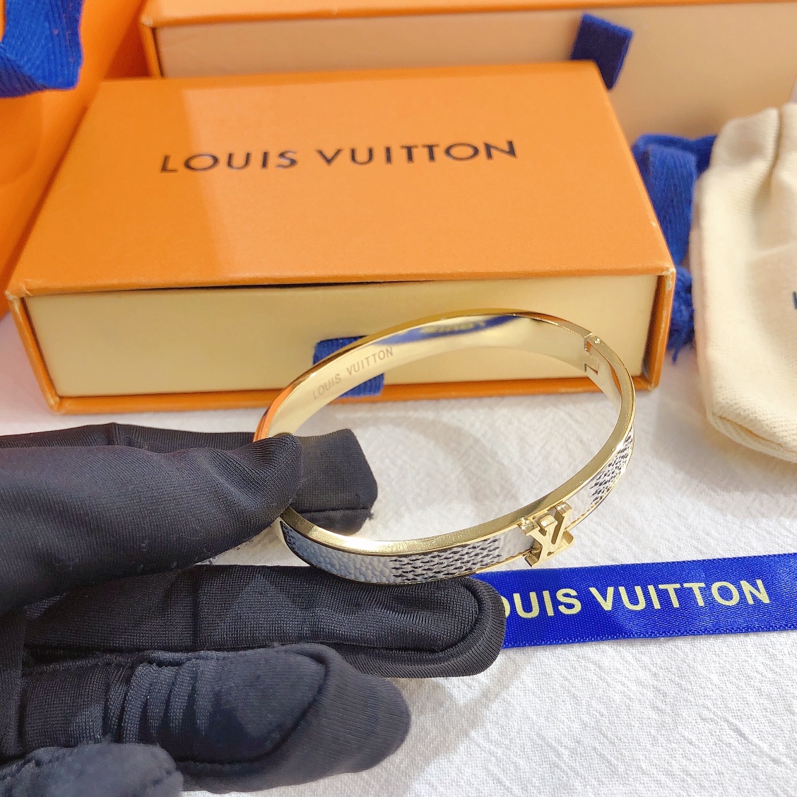 Replica LOUIS VUITTON Bangle