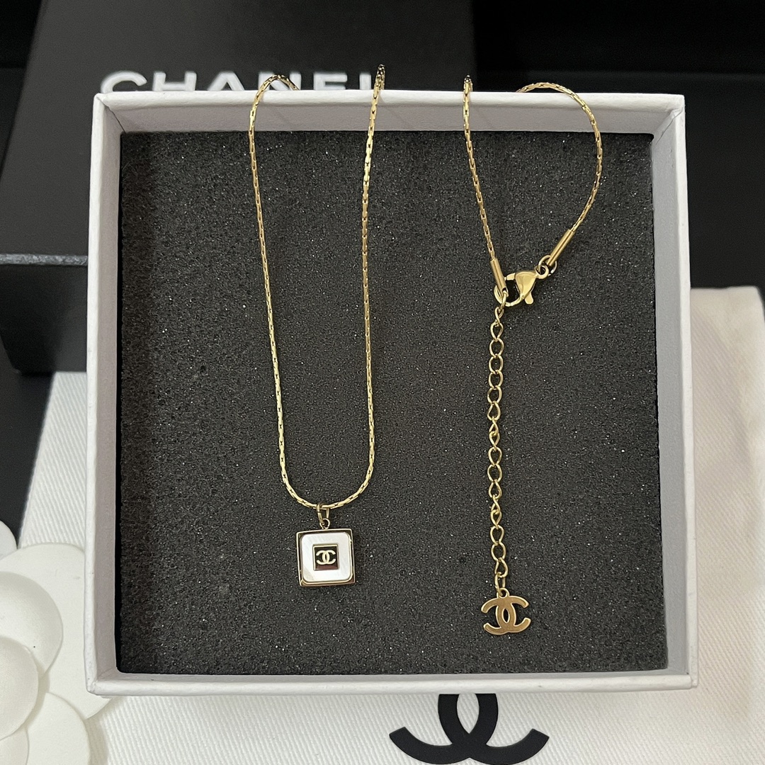 Replica CHANEL Necklace