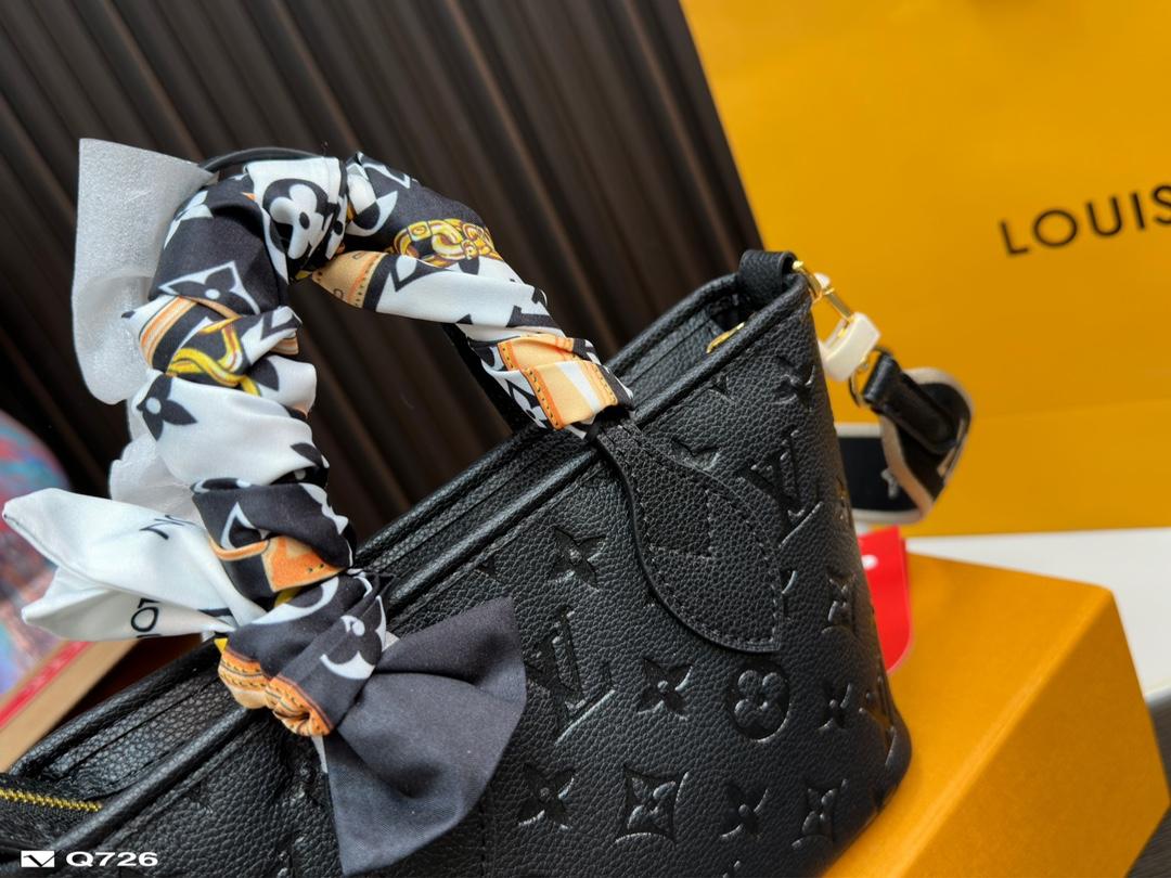Replica Louis Vuitton Bag 13*19CM
