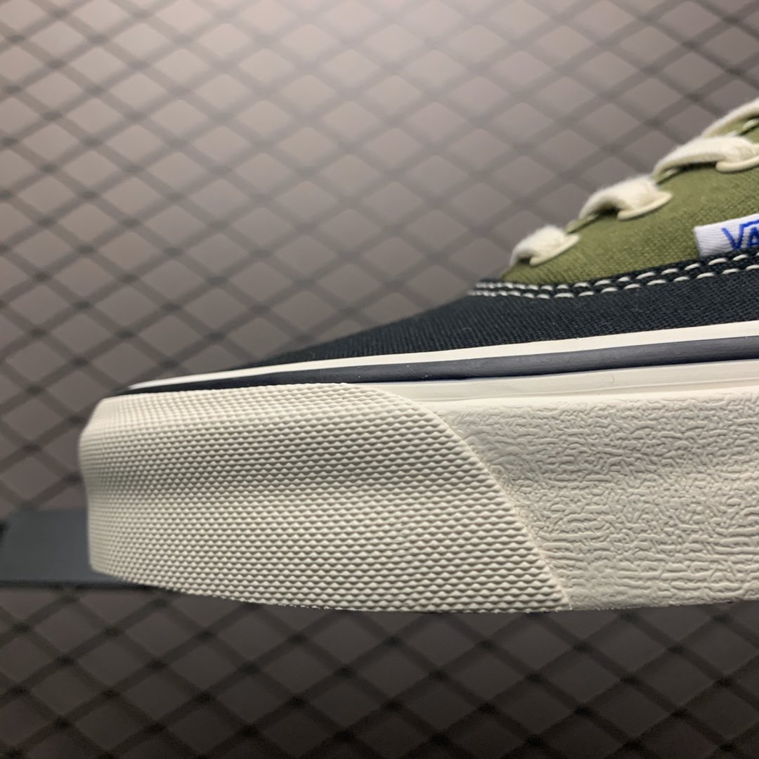 Replica Vans Shoe Vans Authentic 35-44 5261143B