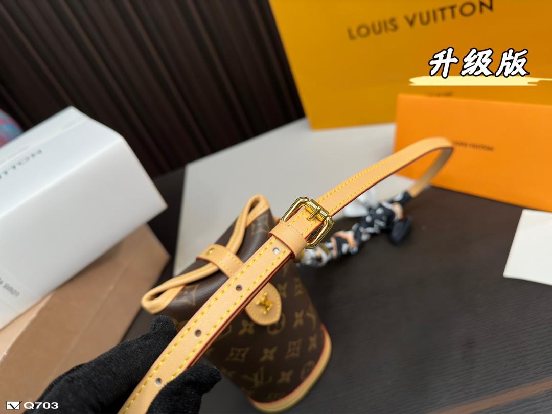 Replica Louis Vuitton Bag 6*14*18CM