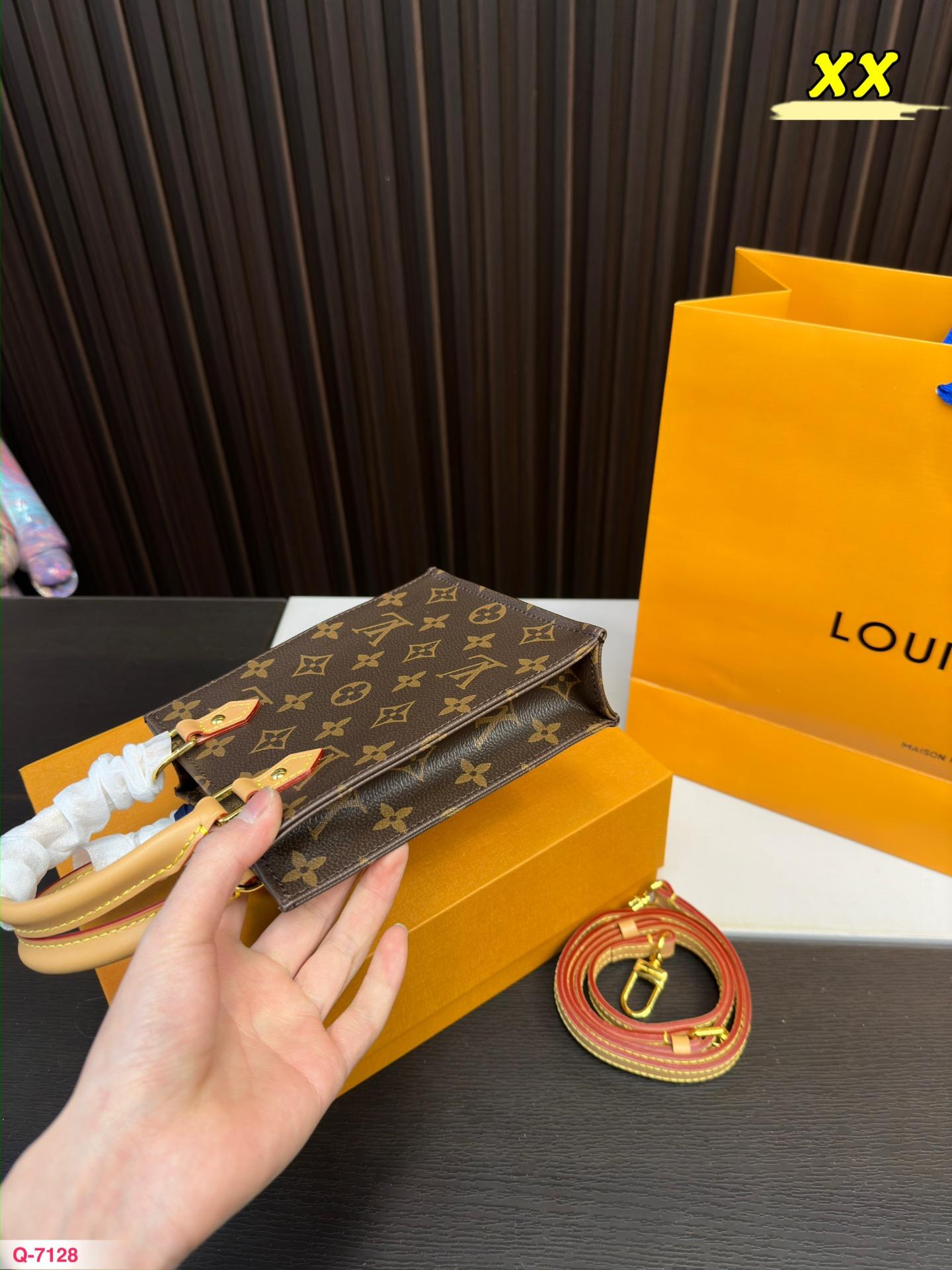 Replica Louis Vuitton Bag 14*18CM