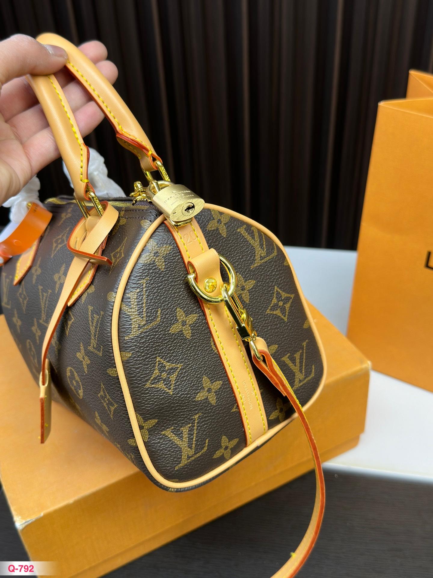 Replica Louis Vuitton Bag 15*20CM