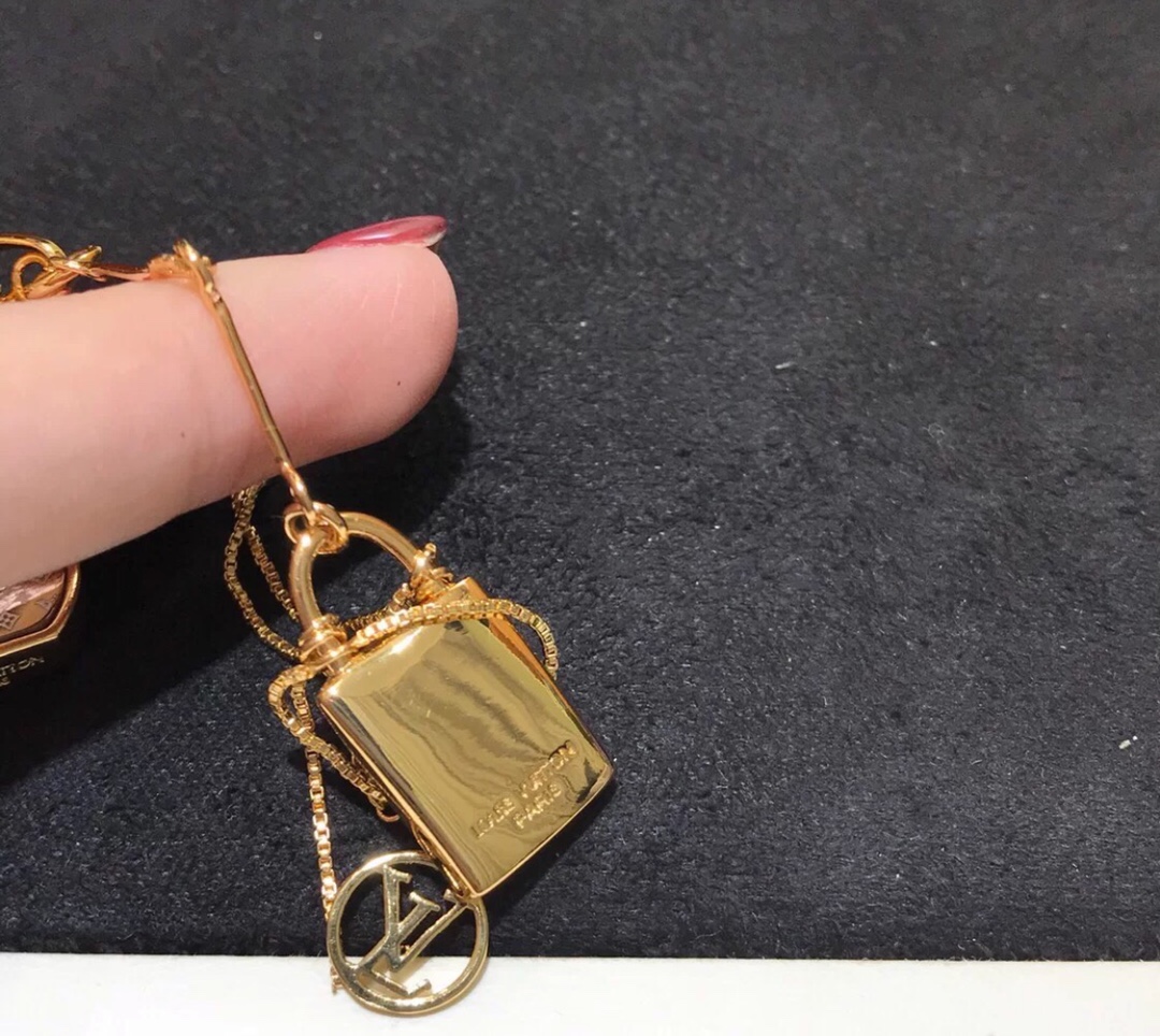Replica LOUIS VUITTON Necklace