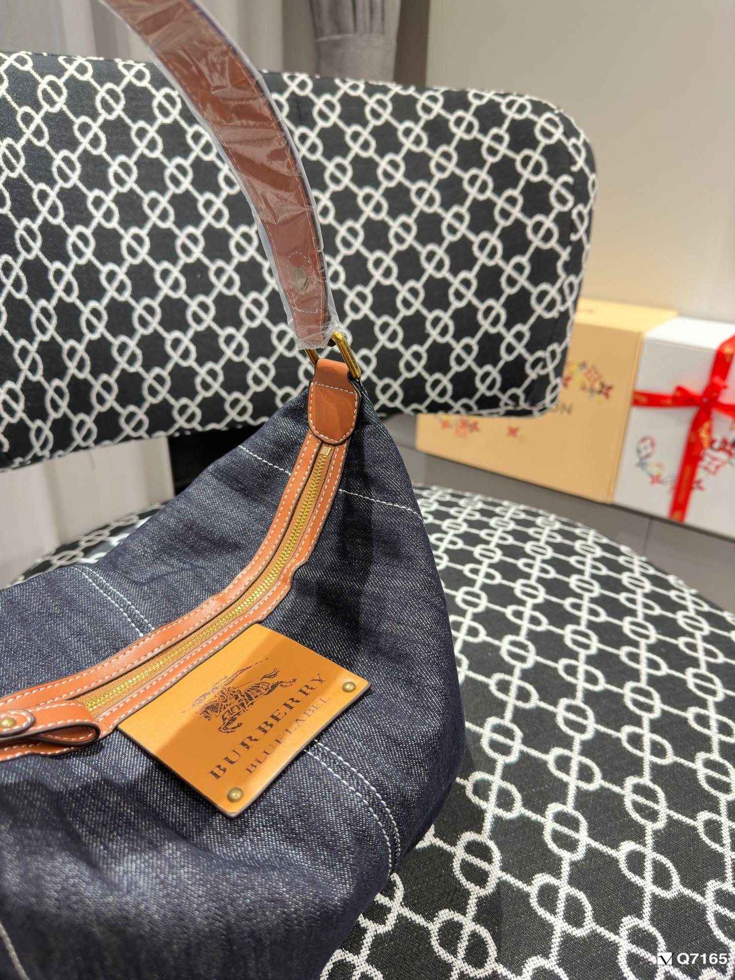 Replica Burberry Bag 26*22CM