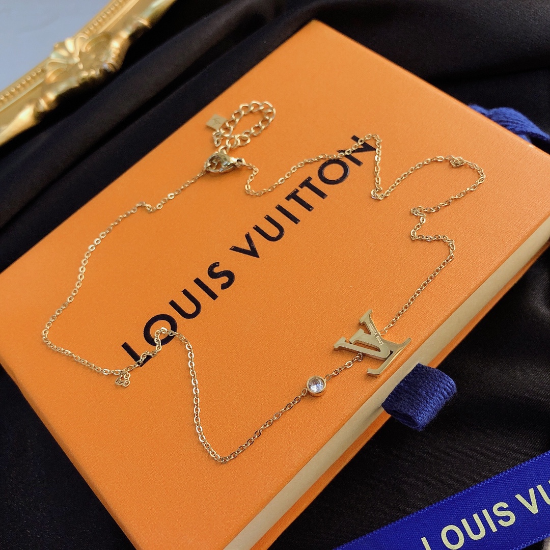 Replica LOUIS VUITTON Necklace