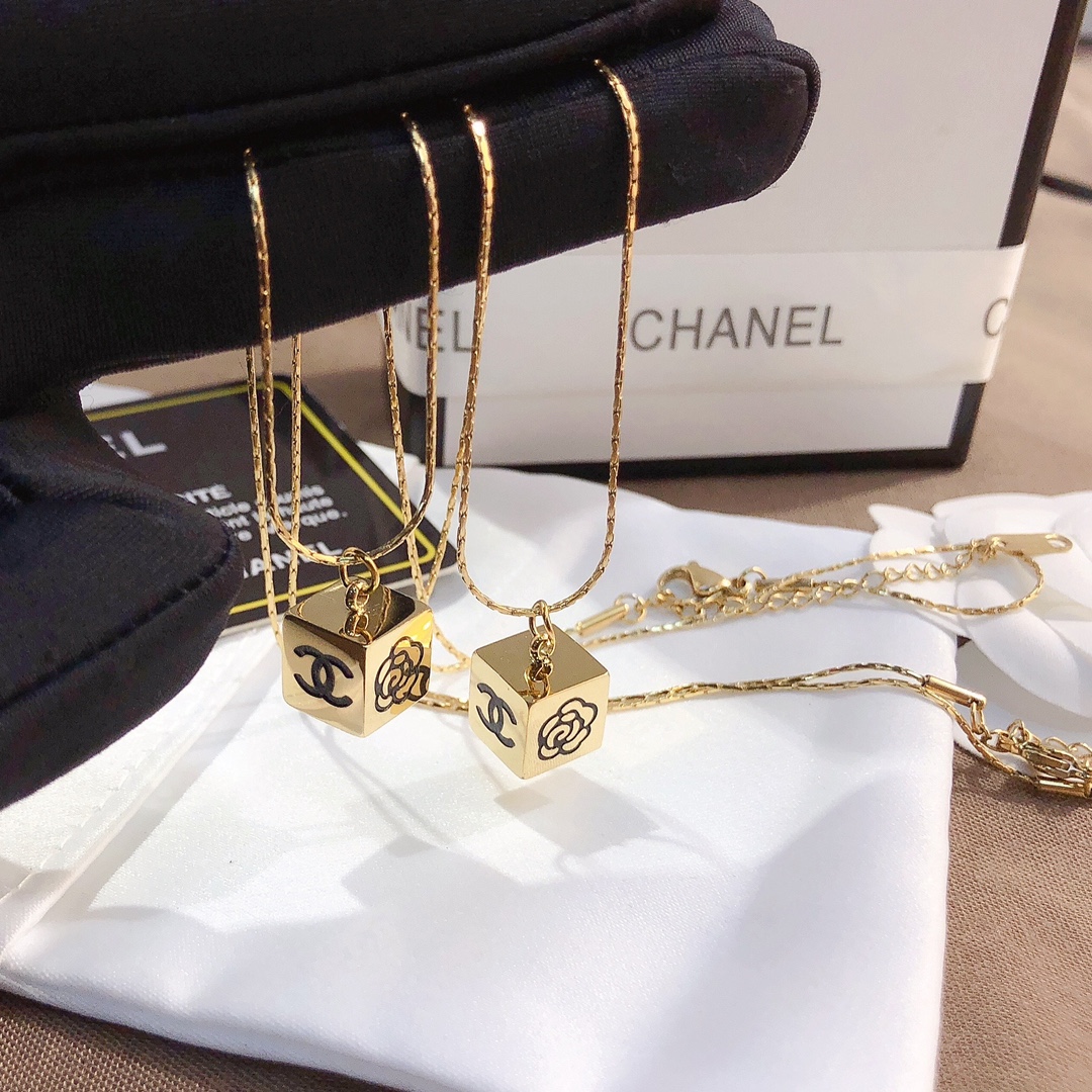Replica CHANEL Necklace