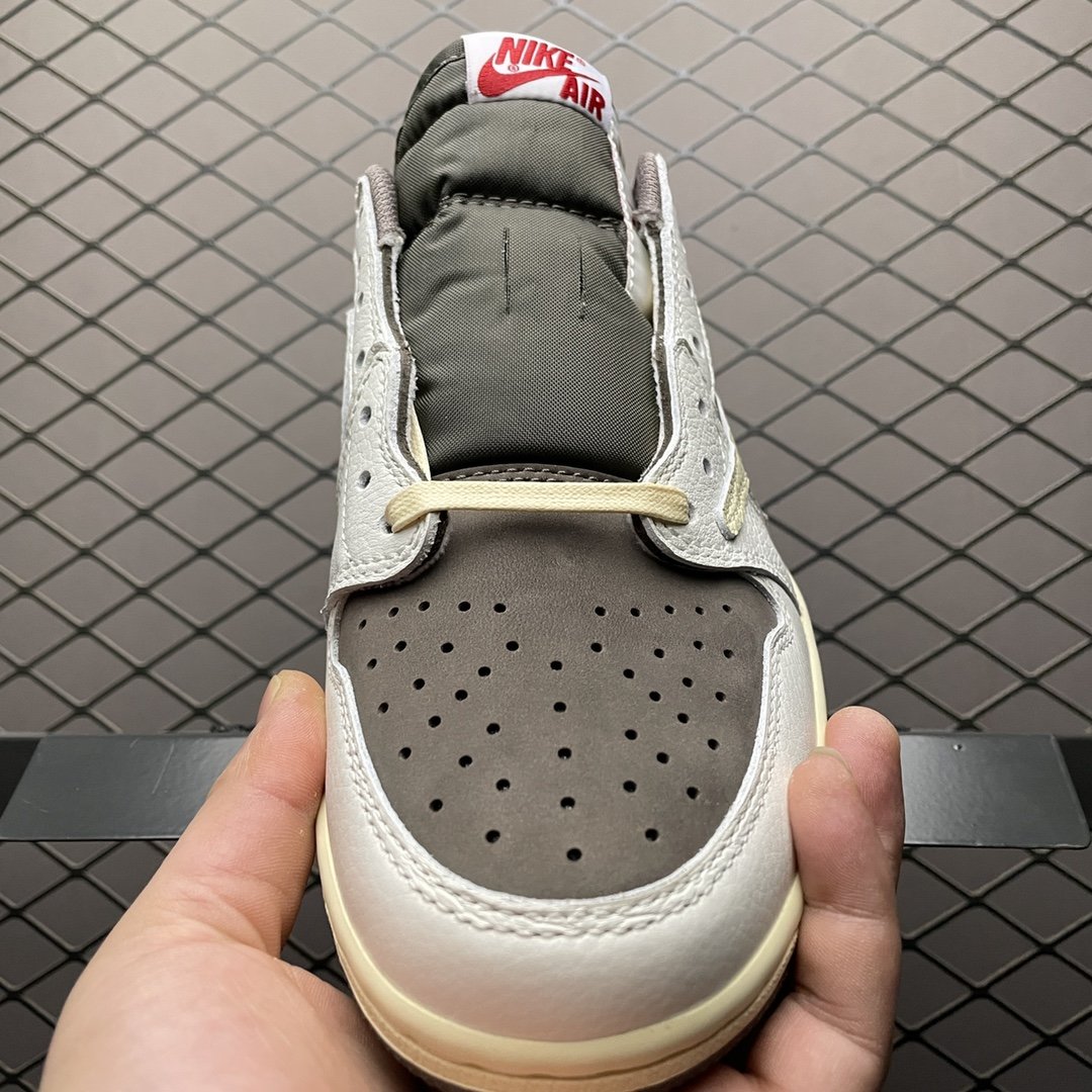 Replica Travis Scott Shoe Travis Scott x Air Jordan 1Reverse MochaAJ11 TS_02884