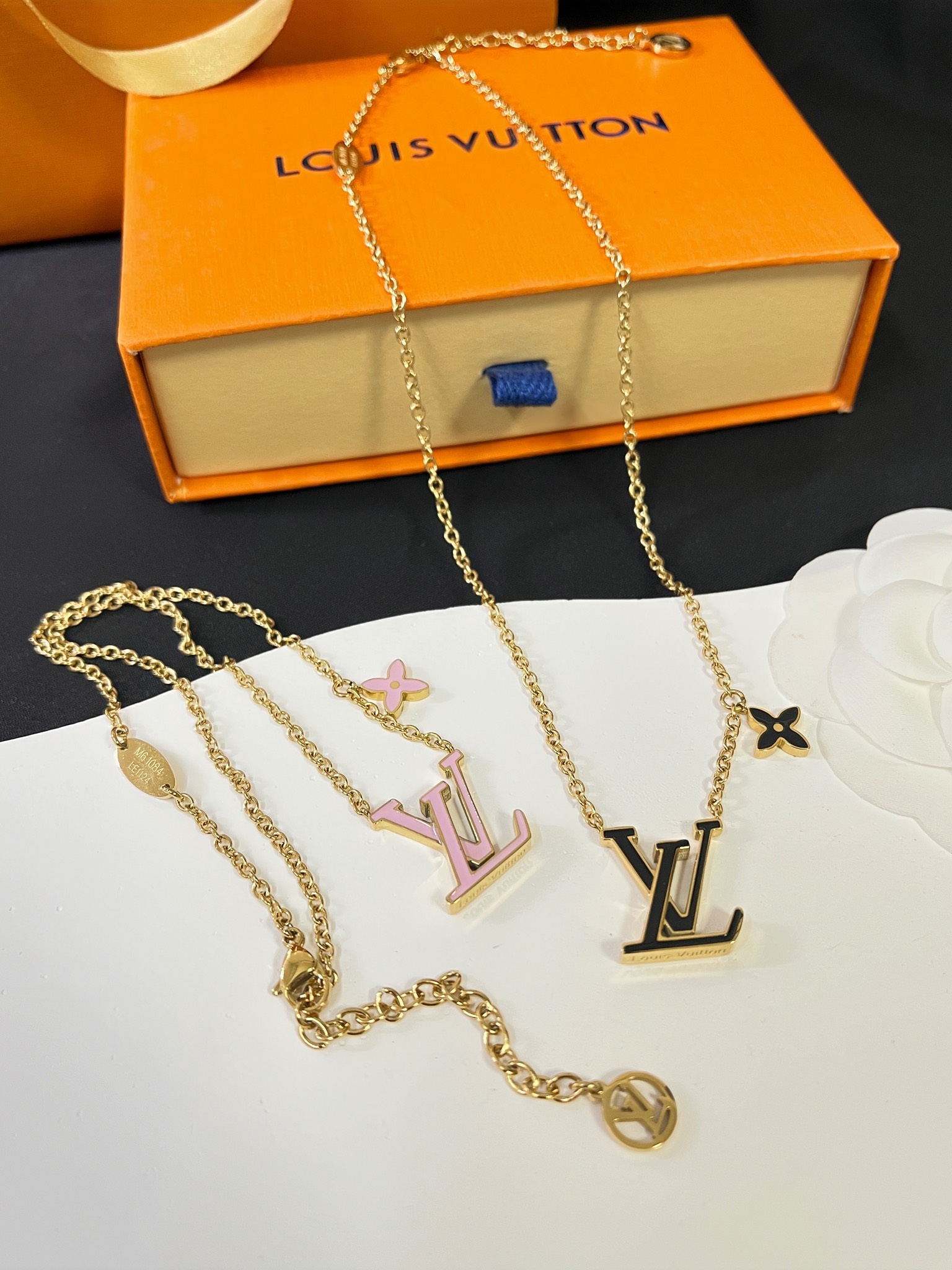 Replica LOUIS VUITTON Necklace