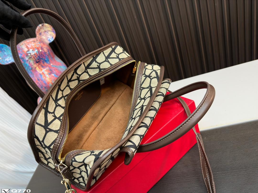 Replica Valentino Bag 15*33CM