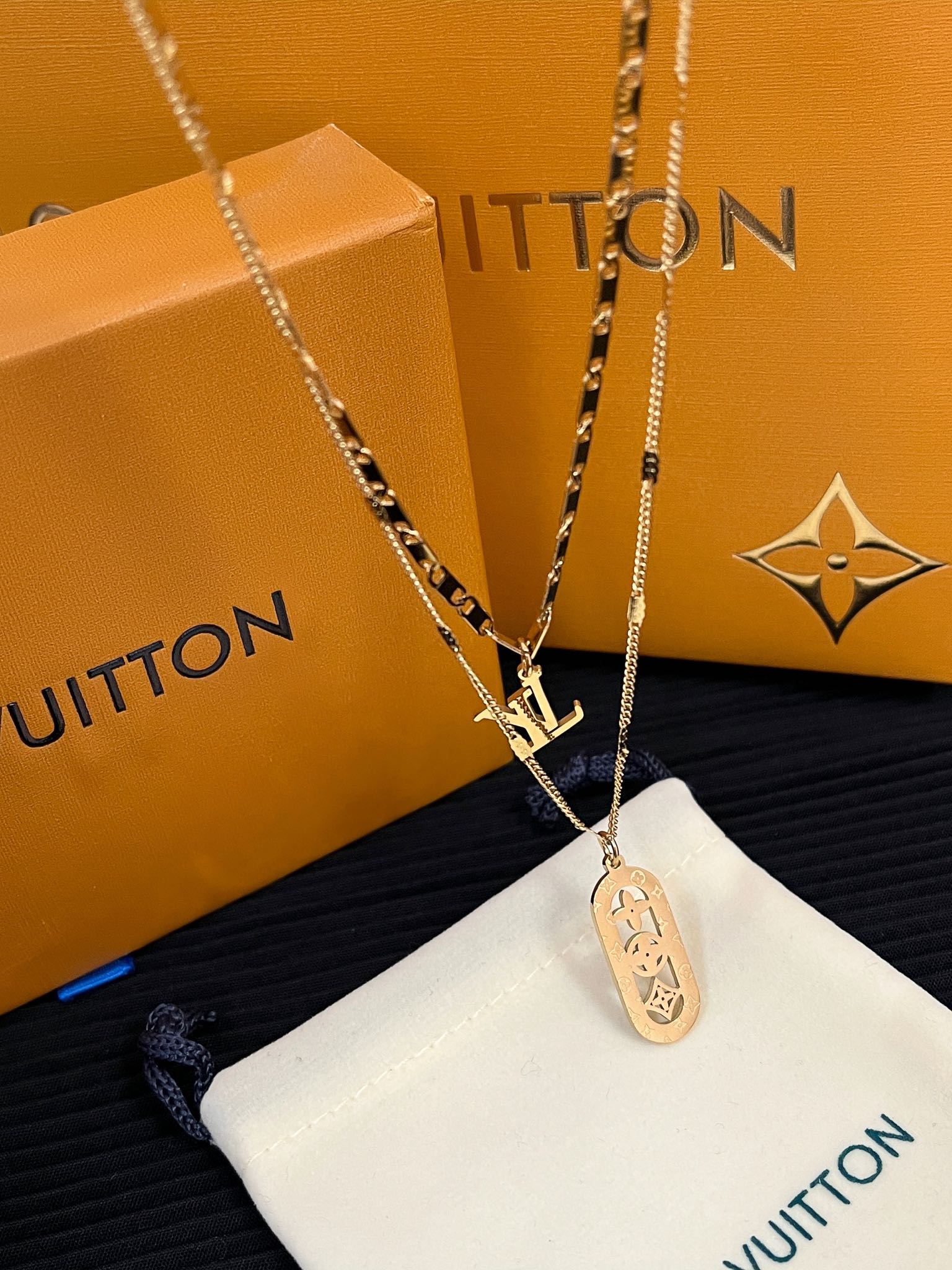 Replica LOUIS VUITTON Necklace