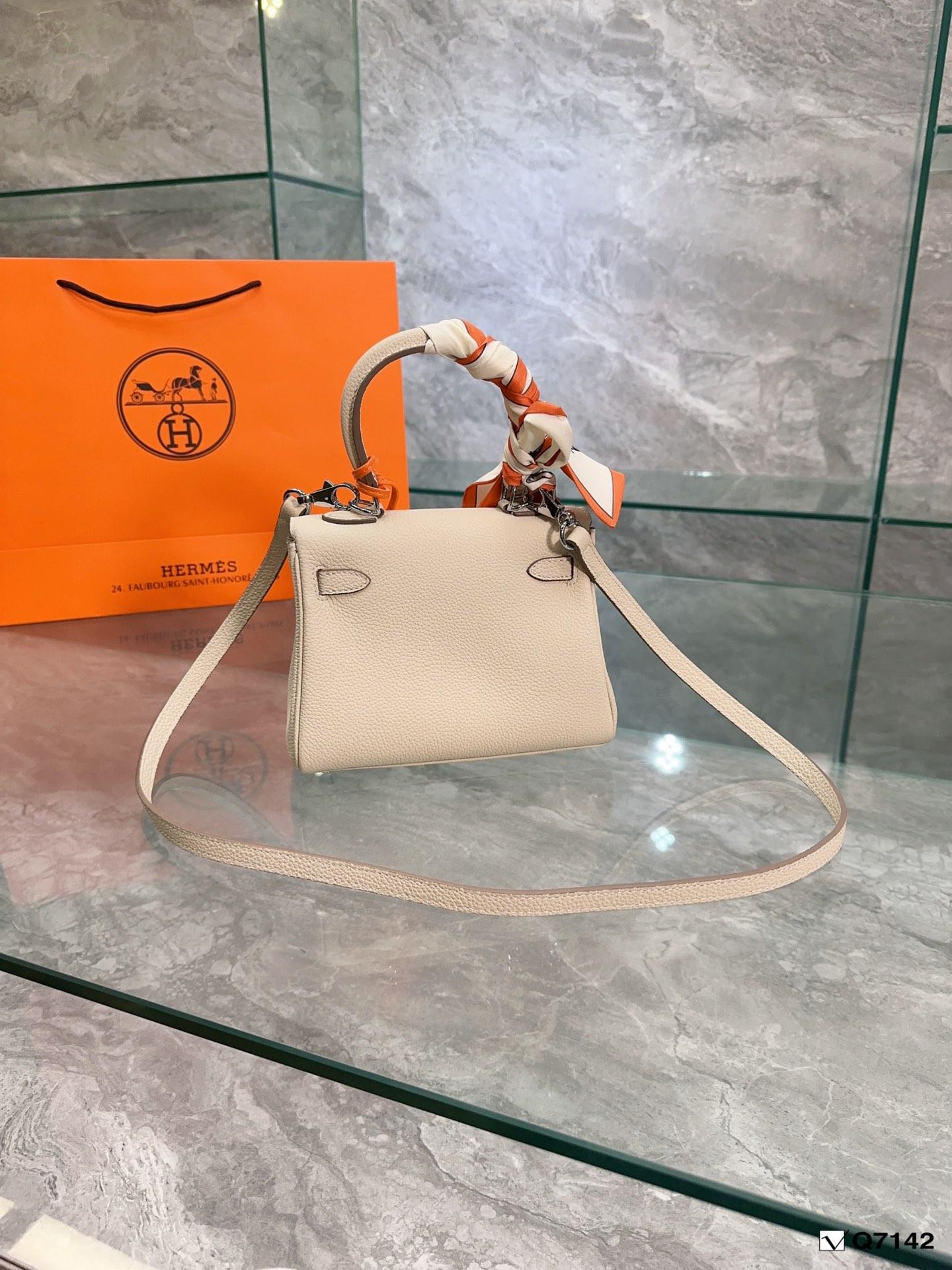 Replica Hermes Bag  20CM