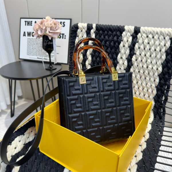 Replica Fendi Bag 23*22CM
