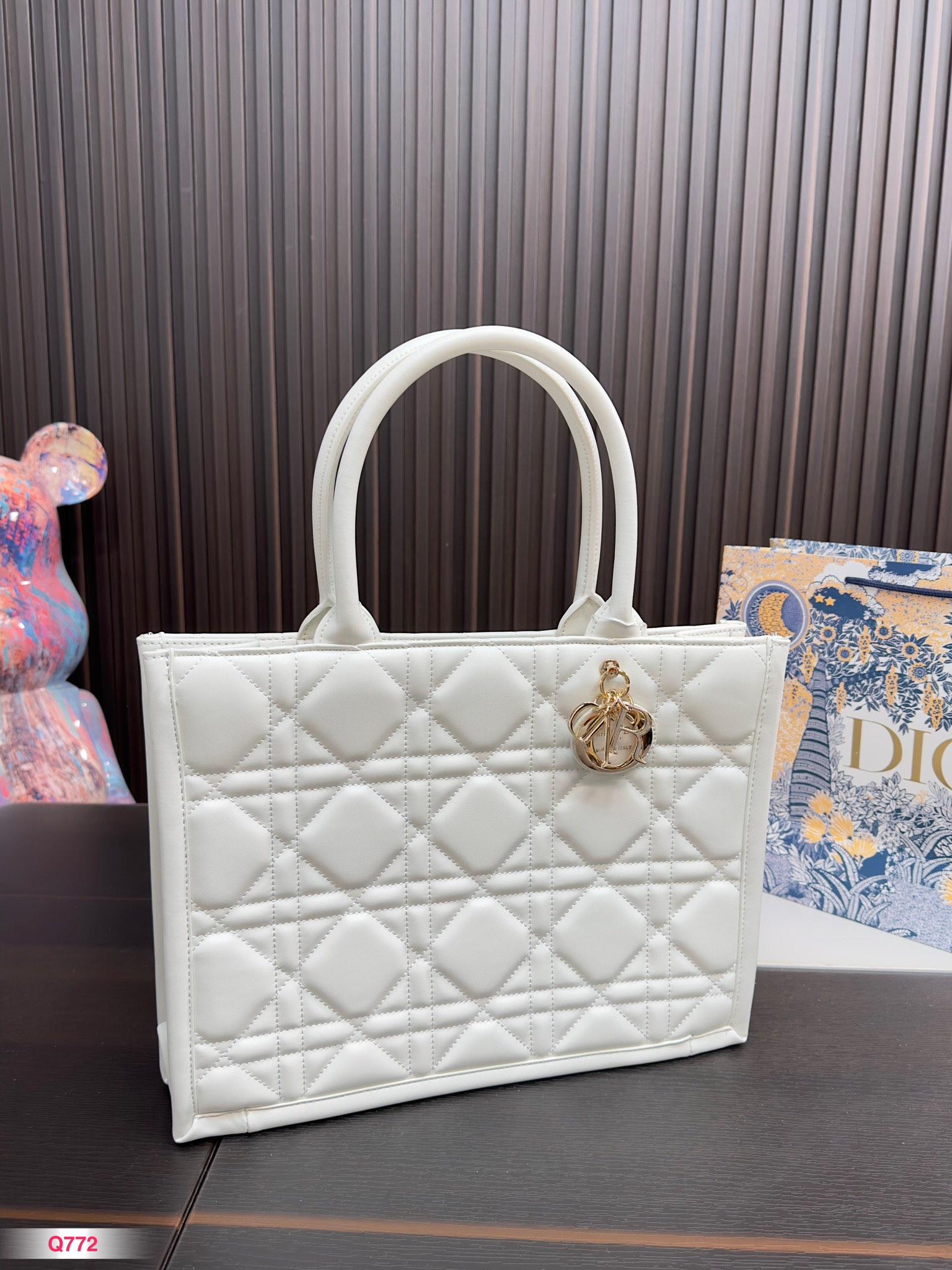 Replica Dior Bag  36*28CM/40*32CM