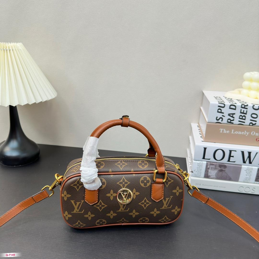 Replica Louis Vuitton Bag 22*11CM