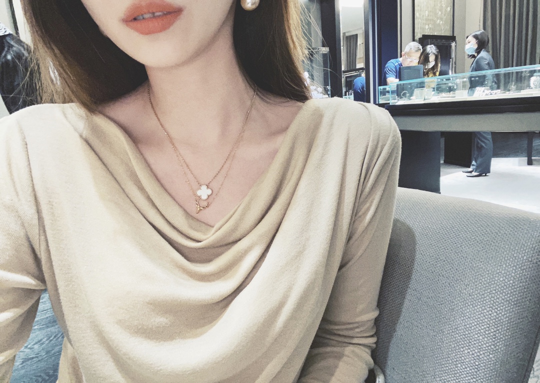 Replica VanCleef Arpels Necklace