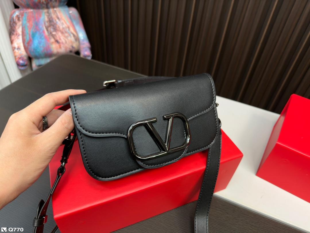 Replica Valentino Bag 20*11CM/27*13CM