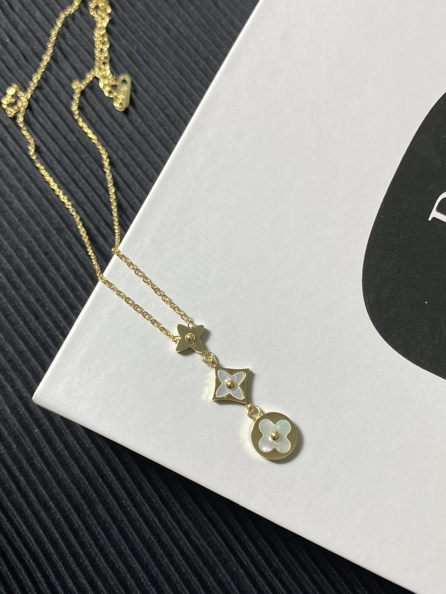 Replica LOUIS VUITTON Necklace