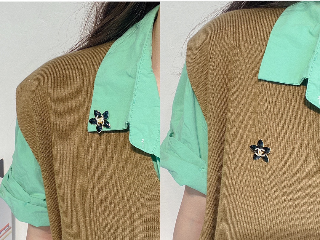 Replica CHANEL Brooch