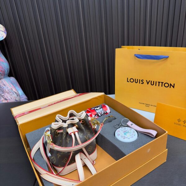 Replica Louis Vuitton Bag set 13*16CM
