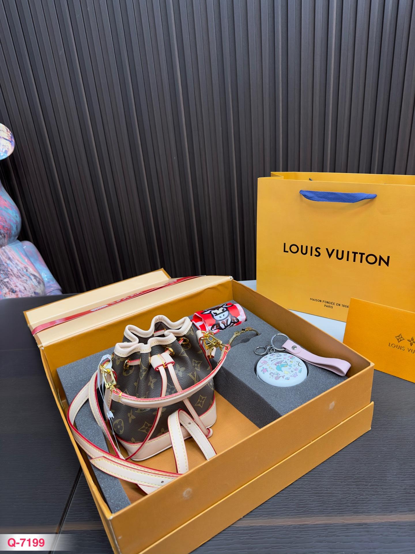 Replica Louis Vuitton Bag set 13*16CM