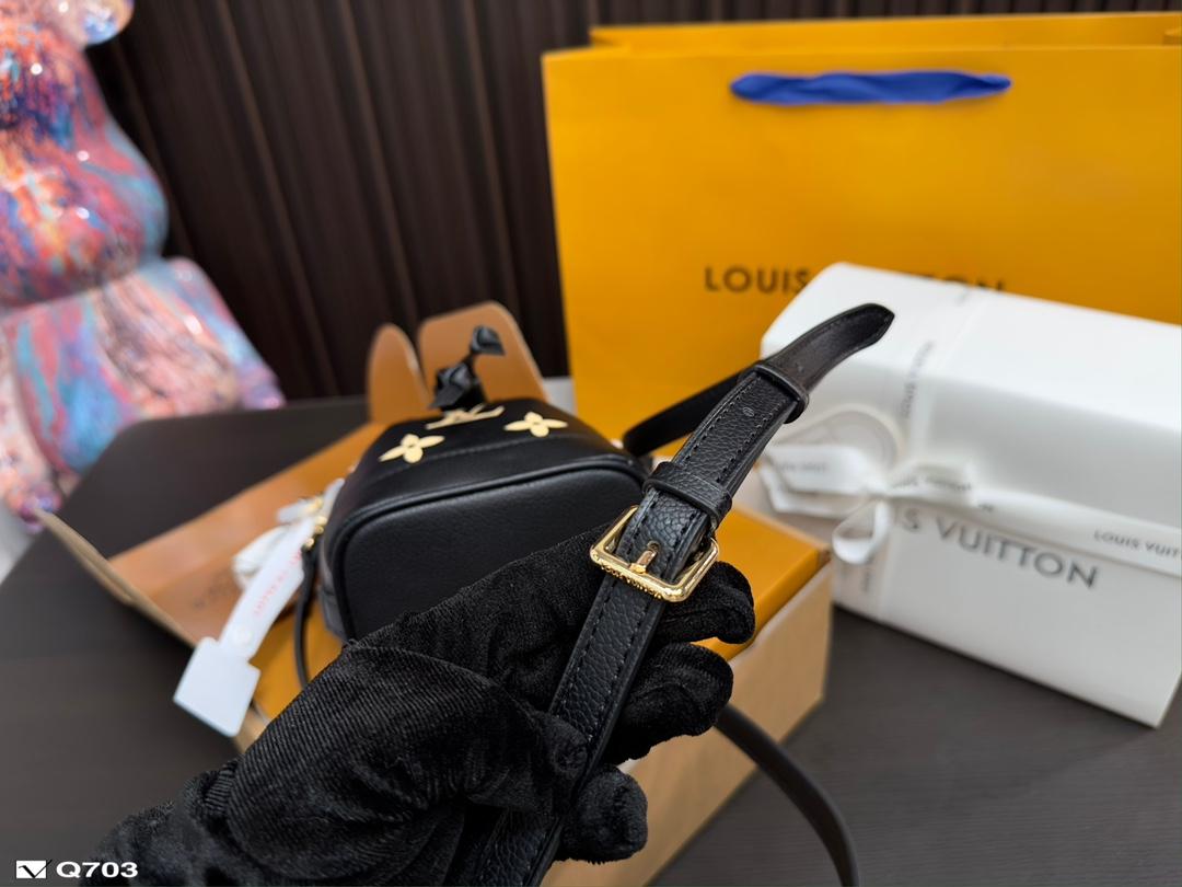 Replica Louis Vuitton Bag 13*15CM