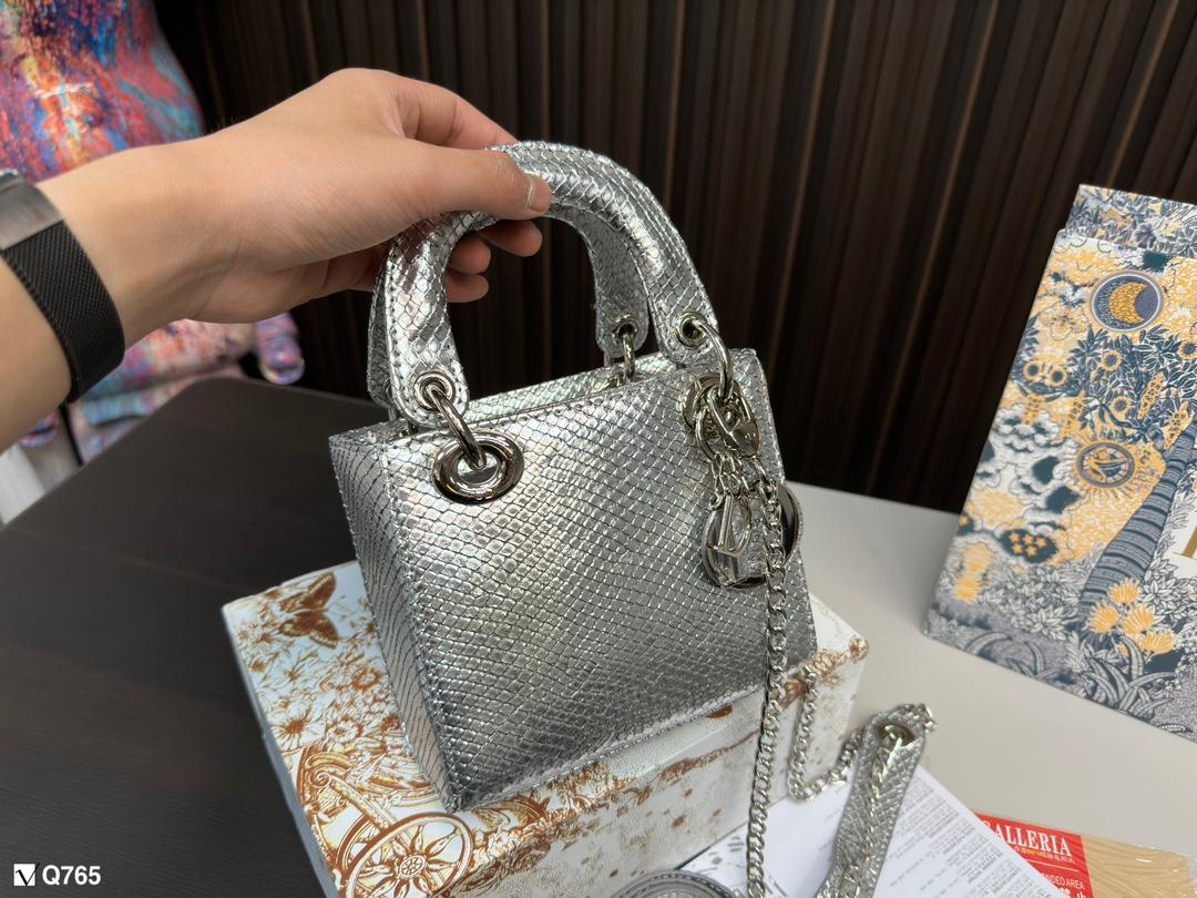 Replica Dior Bag  14*17*7CM