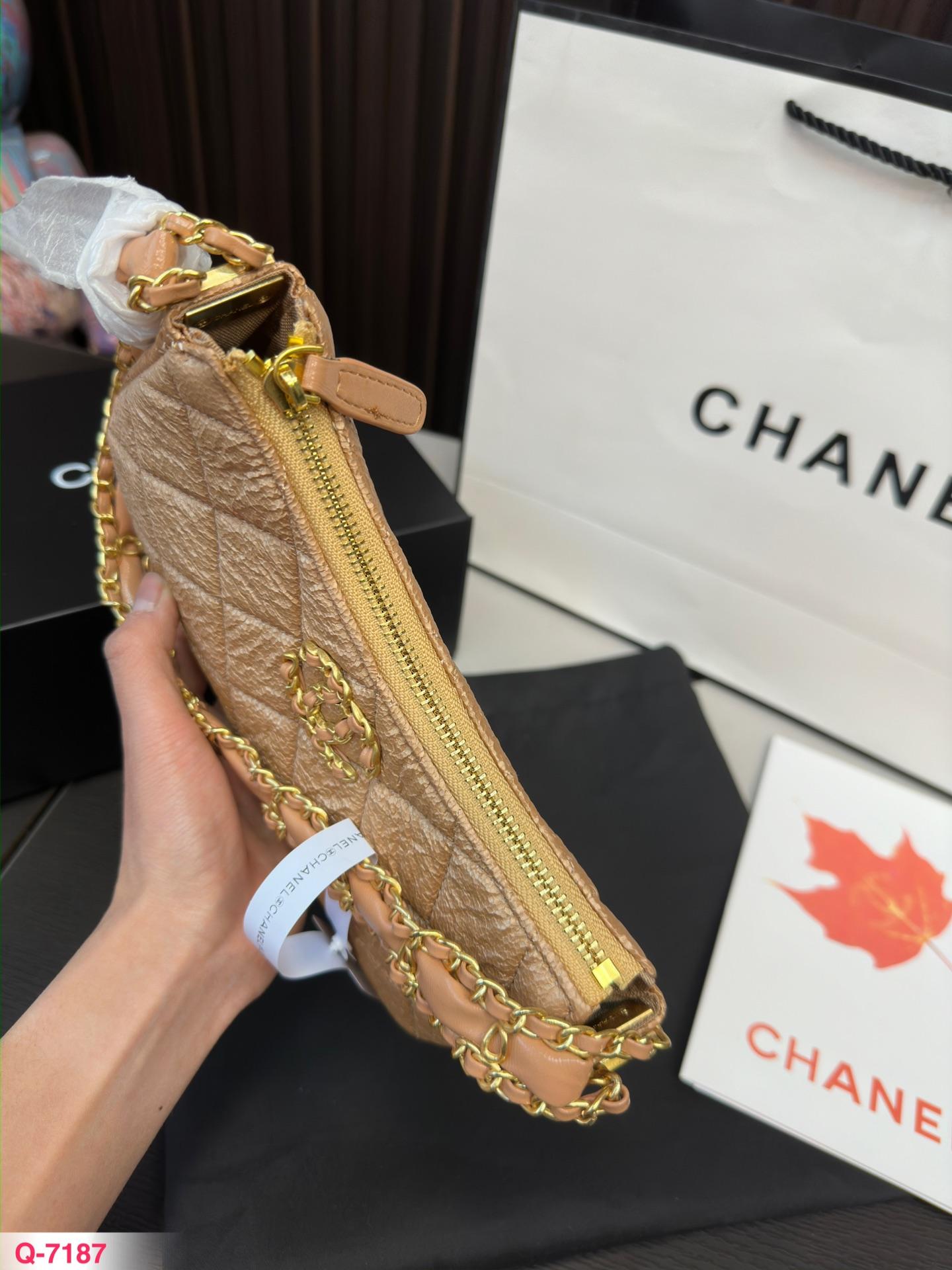 Replica Chanel Bag 13*23CM