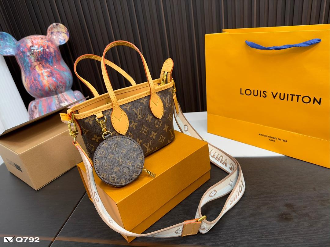 Replica Louis Vuitton Bag 13*19CM