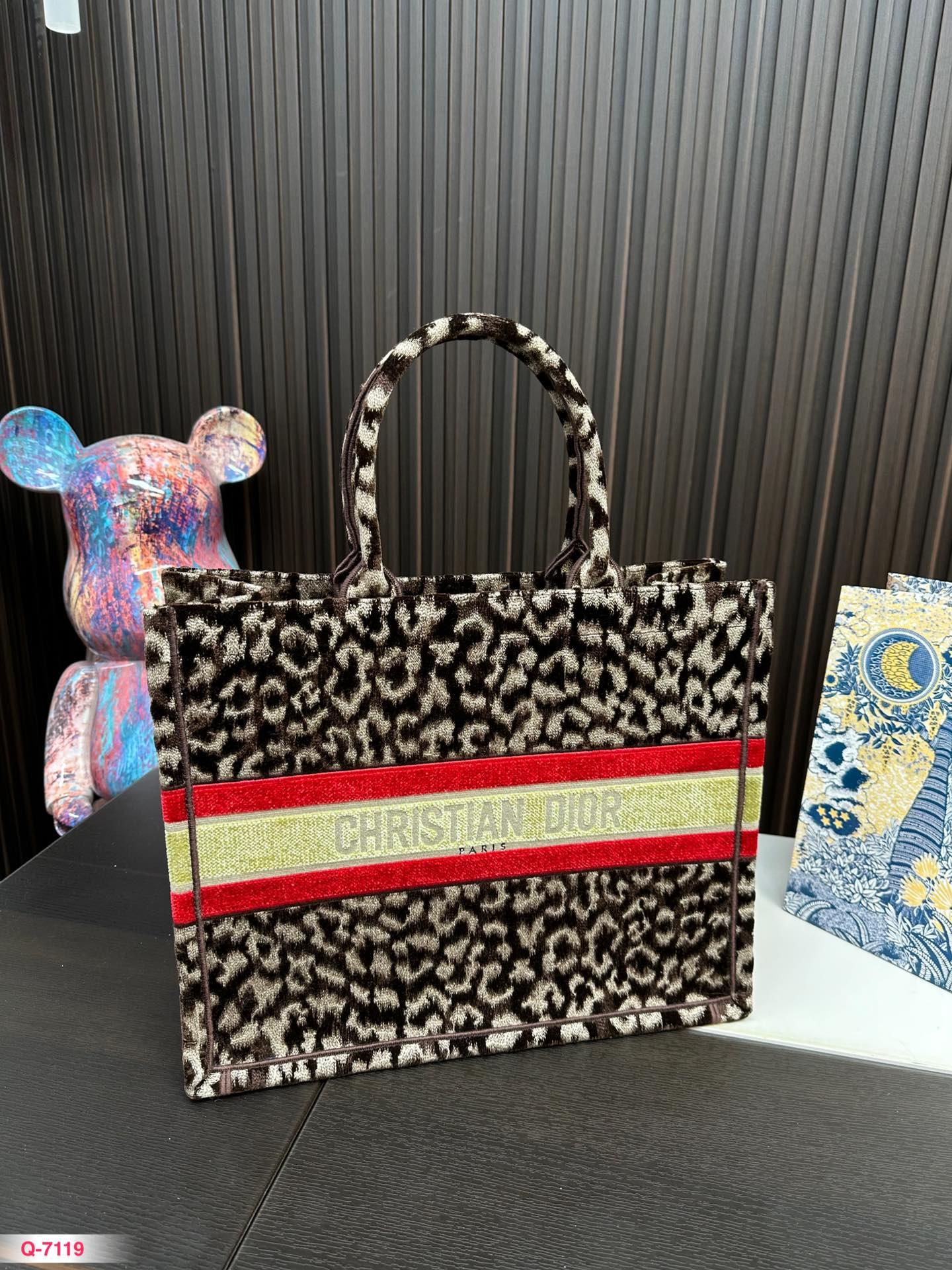 Replica Dior Bag 35*27CM/40*34CM