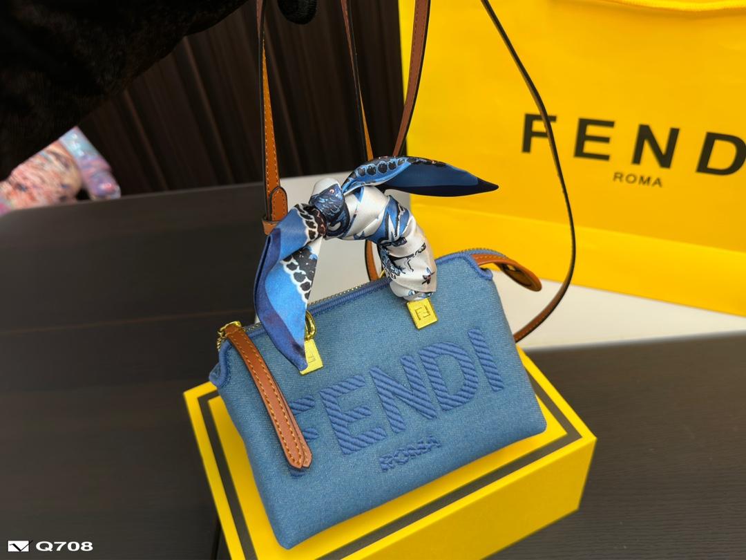 Replica Fendi Bag 17*12CM