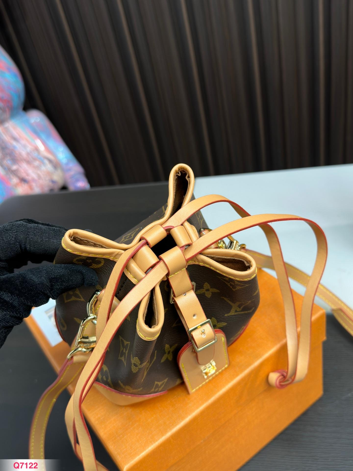 Replica Louis Vuitton Bag 13*14CM
