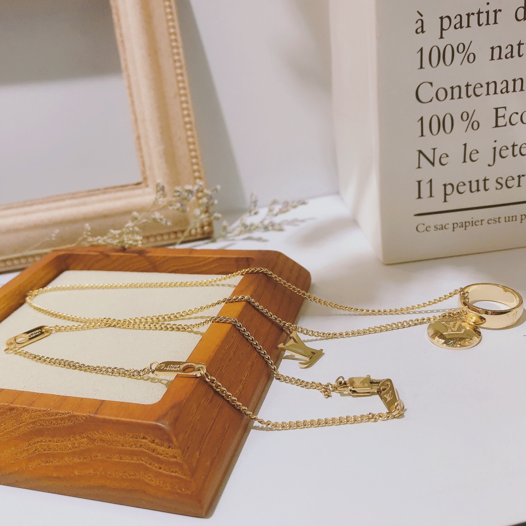 Replica LOUIS VUITTON Necklace
