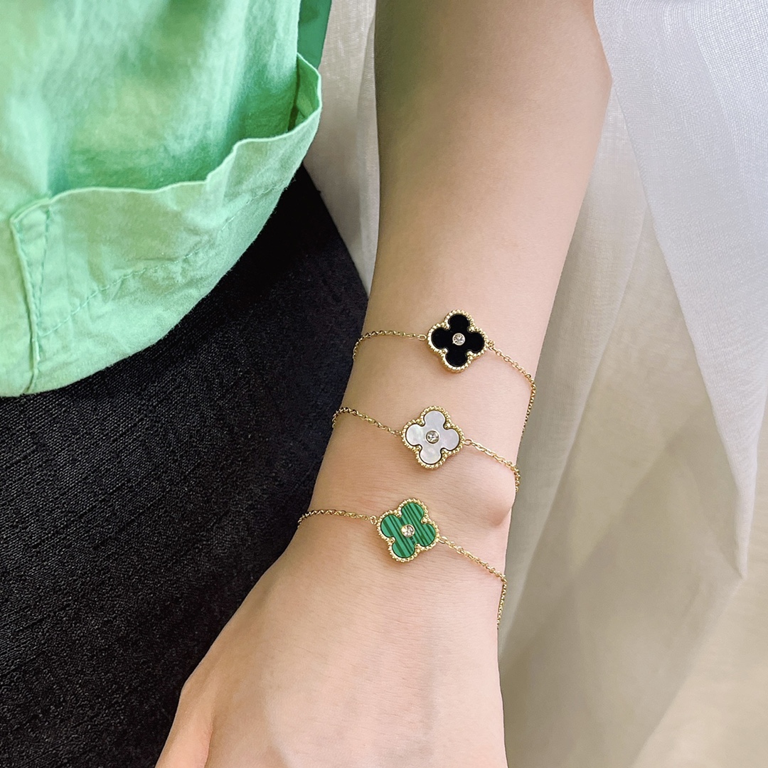 Replica VanCleef Arpels Bracelet