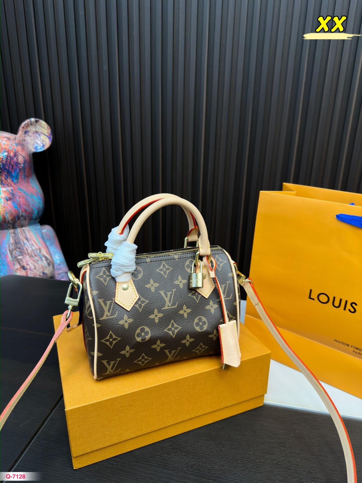 Replica Louis Vuitton Bag 14*20CM