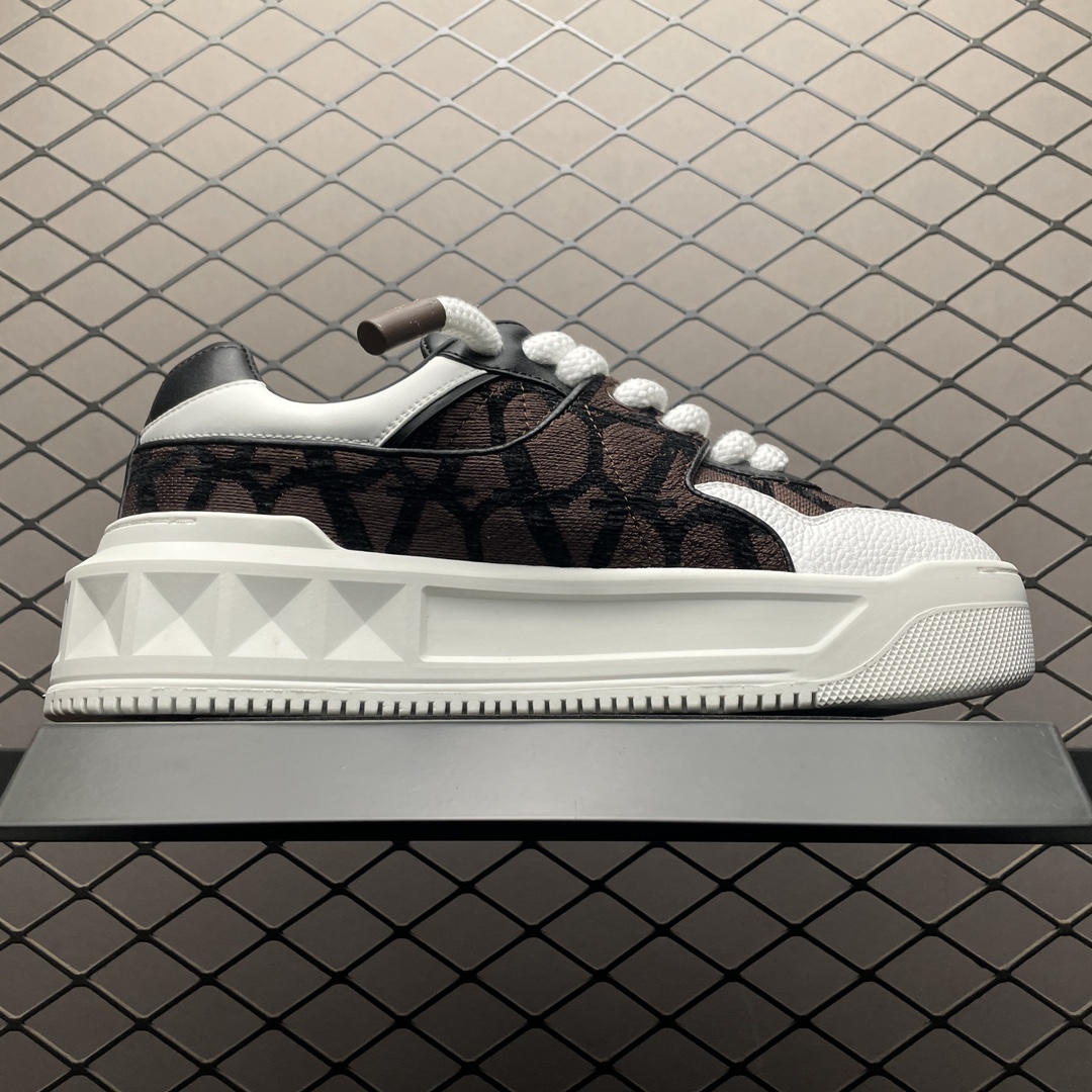 Replica Valentino Shoe Valentino One Stud