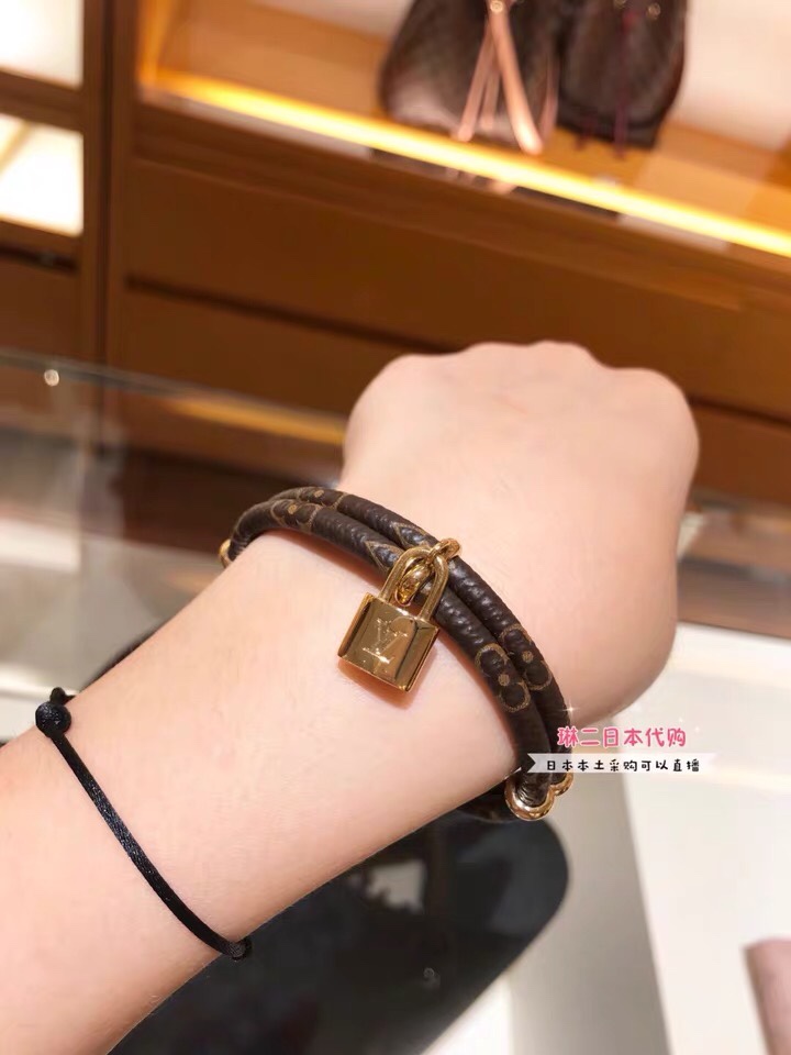 Replica LOUIS VUITTON Bangle