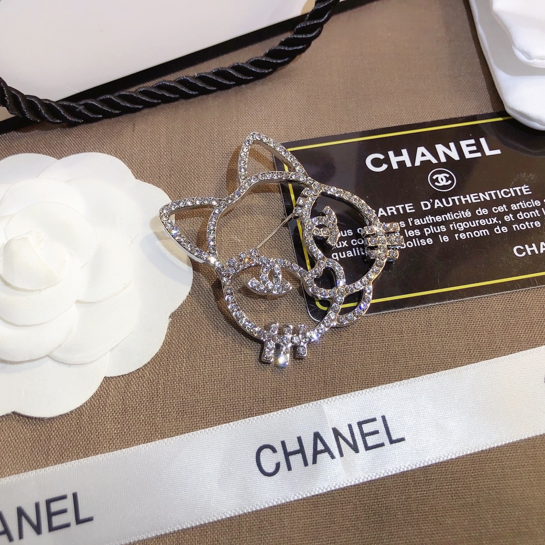 Replica CHANEL Brooch