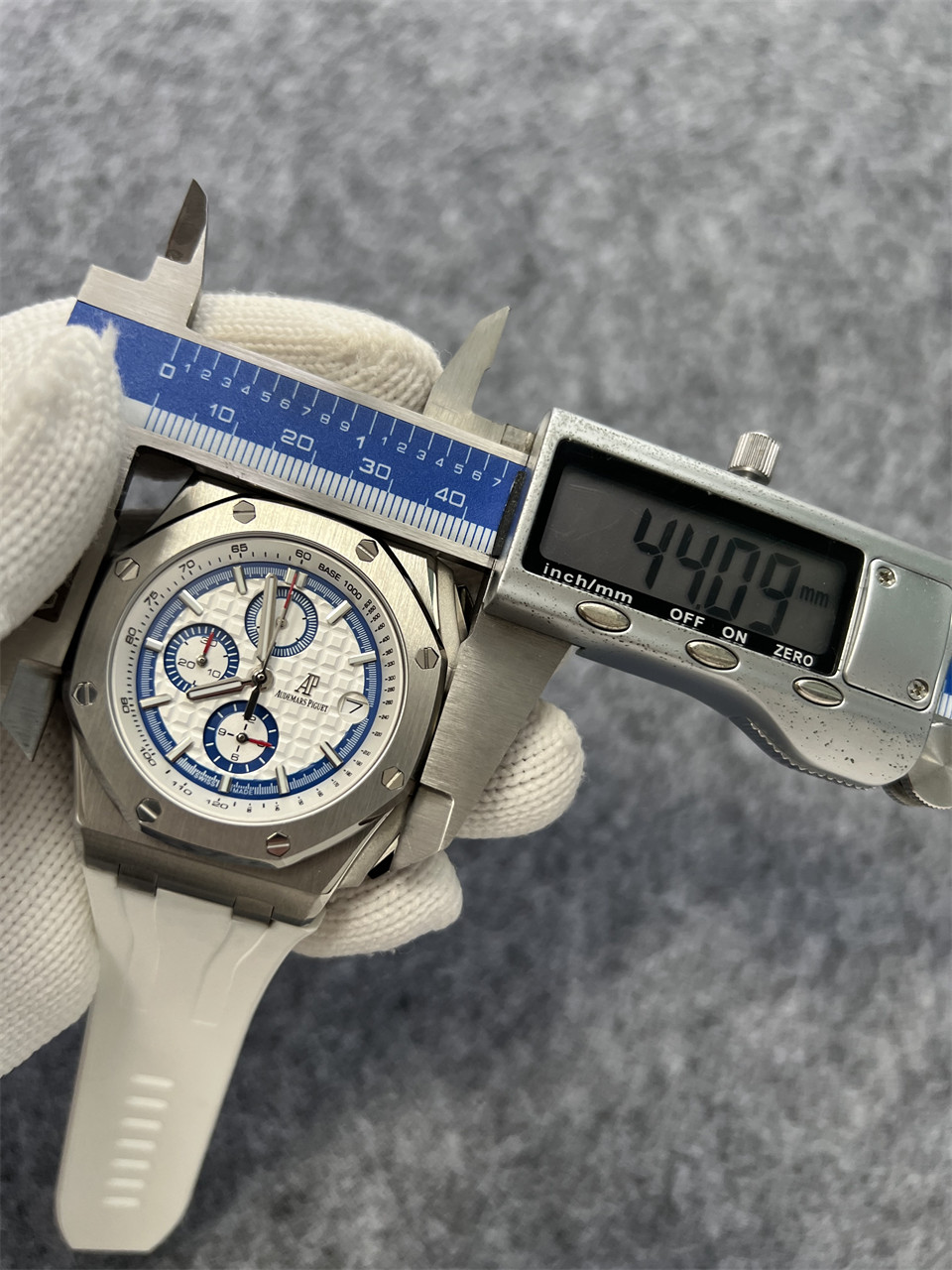 Replica Audemars Piguet Royal Oak Offshore 904l Stainless Steel Quartz Watch 44MM